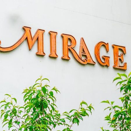 Hotel Mirage Srīnagar Extérieur photo