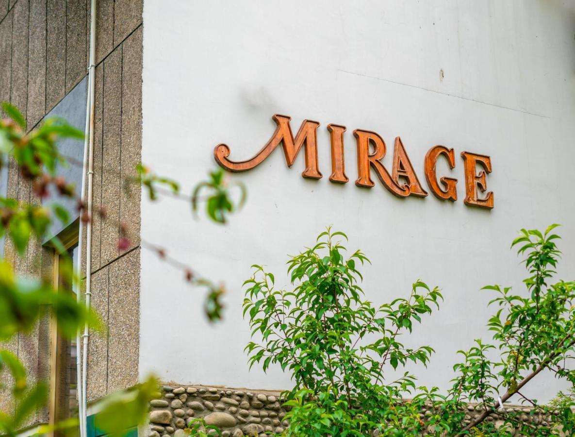 Hotel Mirage Srīnagar Extérieur photo